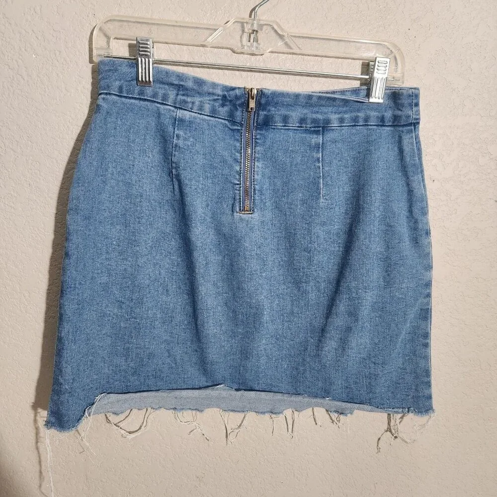 Forever 21 Skirt Womens Blue Denim Mini Medium Frayed Zipper Closure